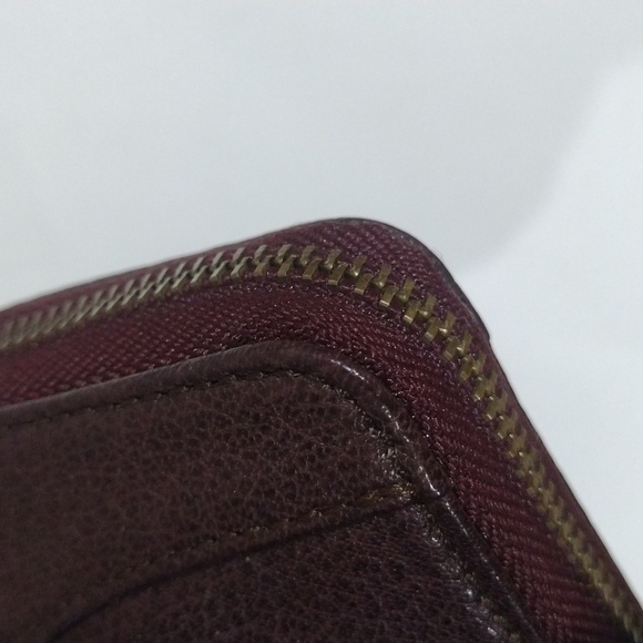 IBIZA Round Zipper Leather Wallet - Card, Bills & Coin Compartments 6 x 4 inches - Picture 9 of 11